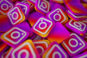 IG-logos-pile